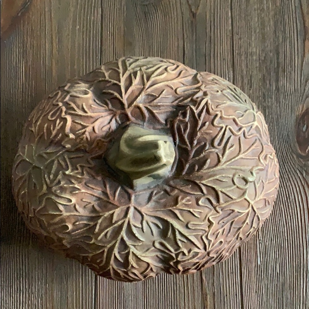 Beautiful ceramic Harvest Pumpkin. Like new! 🤎 - Picture 2 of 8